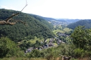 Blick über die Kesselinger Straße in Richtung Hönningen